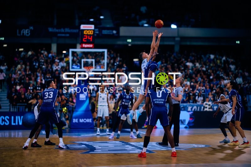 Sprungball zum Spielbeginn