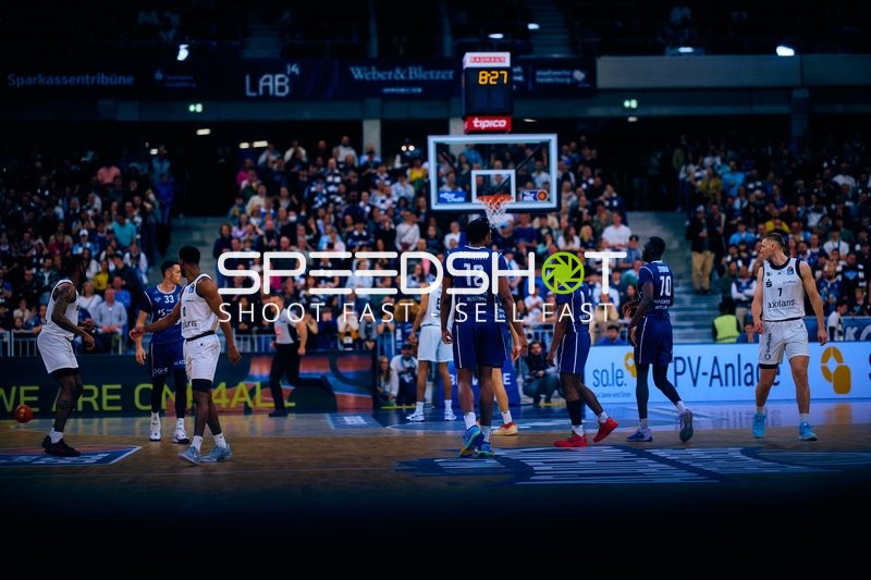 Spielunterbrechung im Basketballspiel