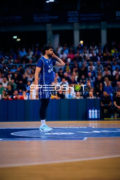 Spieler in blauem Trikot