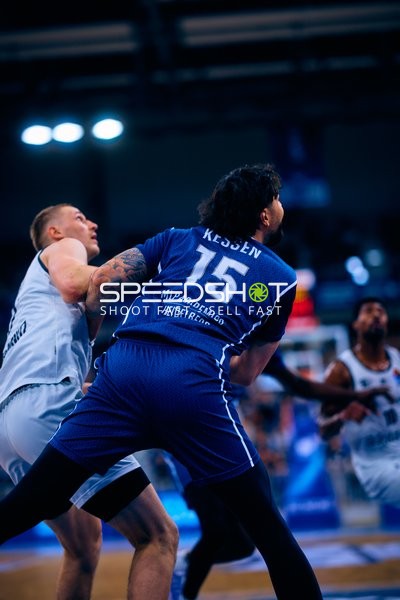 Abwehraktion zwischen MLP Academics und Niners Chemnitz