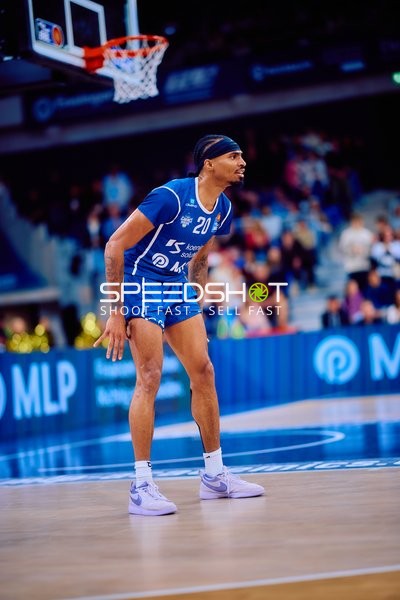 Michael Weathers (20, MLP Academics Heidelberg) in Bereitschaft