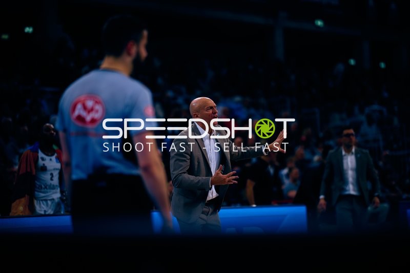 Trainer gibt Anweisungen