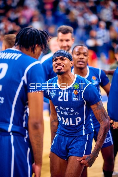 Spieler kommunizieren auf dem Feld