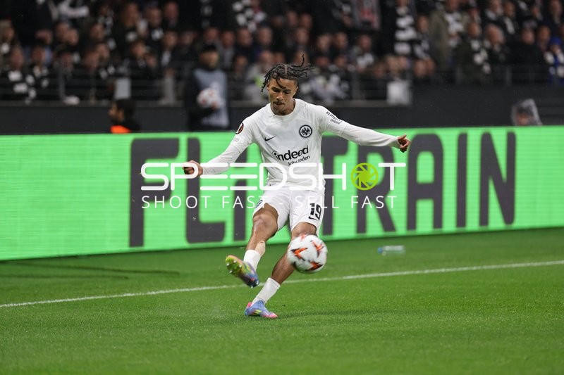 Eintracht Frankfurt zeigt einen Schuss auf das Tor