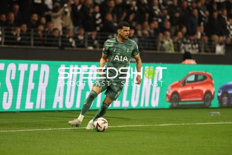 Nummer 23 (Tottenham Hotspur) dribbelt im Viertelfinale gegen Eintracht Frankfurt