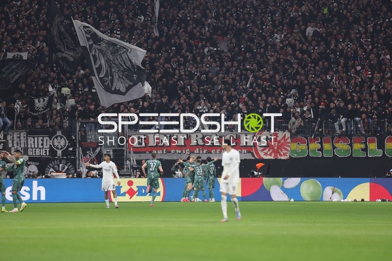 Eintracht Frankfurt feiert Tor gegen Tottenham Hotspur