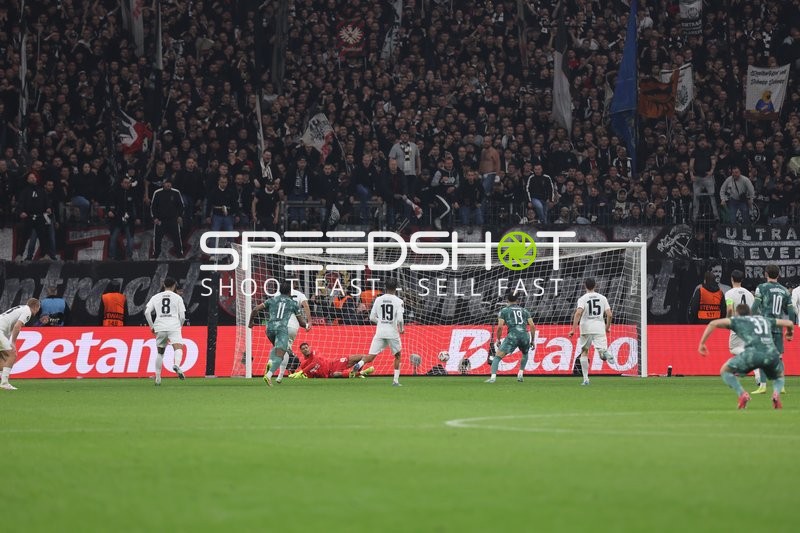 Eintracht Frankfurt schießt gegen Tottenham Hotspur