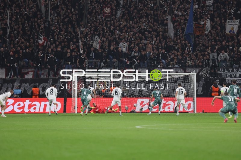 Eintracht Frankfurt greift an