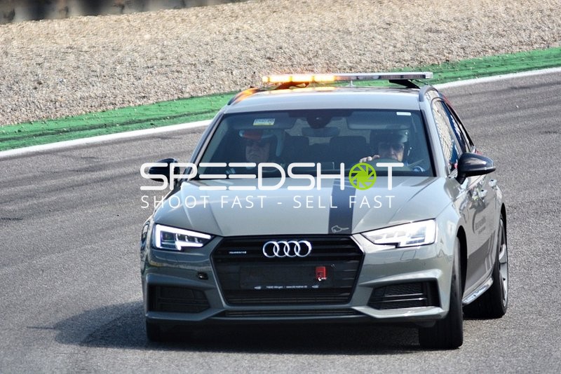 Fahrzeug mit Warnleuchte