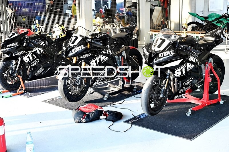 Motorräder mit Nummer 17