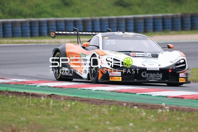 Ben Dörr (25, DTM 2025) auf der Strecke