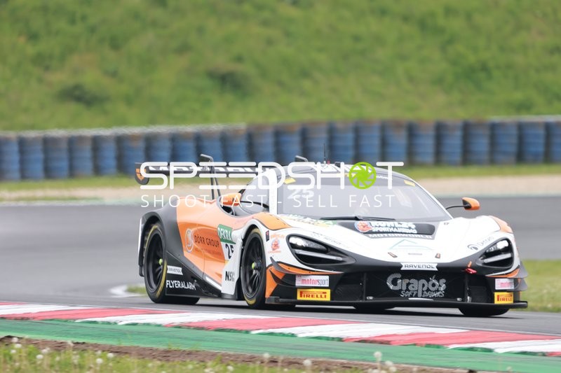 Ben Dörr (25, DTM 2025) auf der Strecke