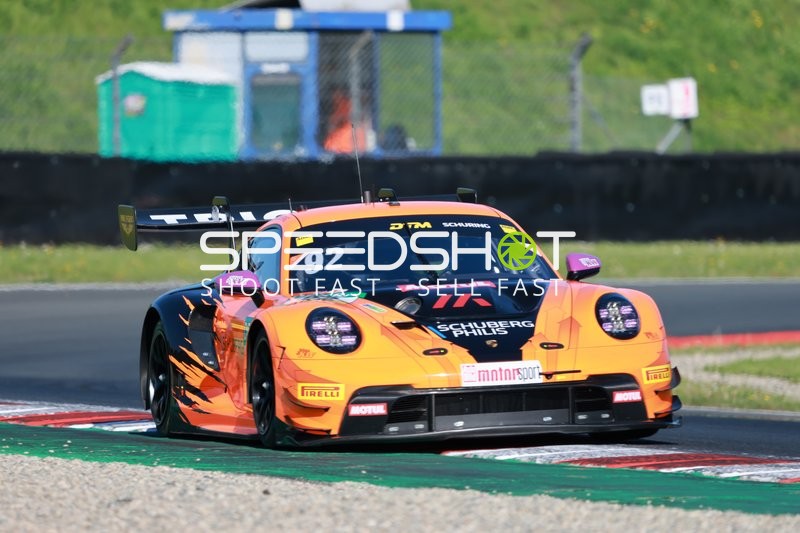 92 auf der Rennstrecke