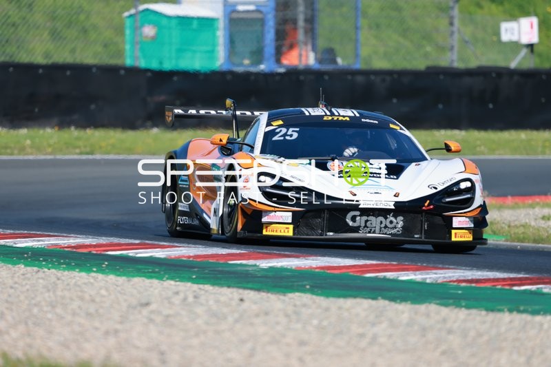 Ben Dörr (25, DTM 2025) auf der Rennstrecke