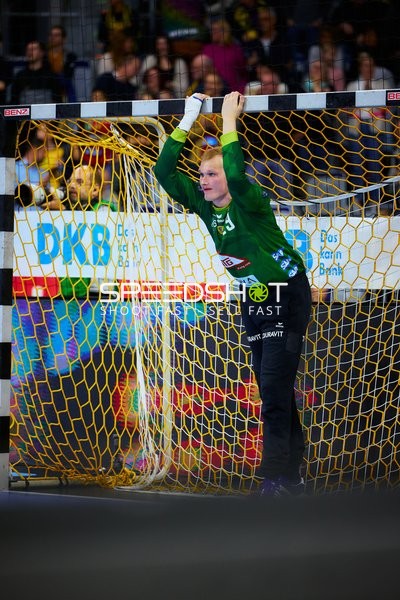 David Späth (29, Rhein Neckar Löwen) am Torrahmen