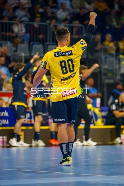 Jannik Kohlbacher (80, Rhein Neckar Löwen) jubelt