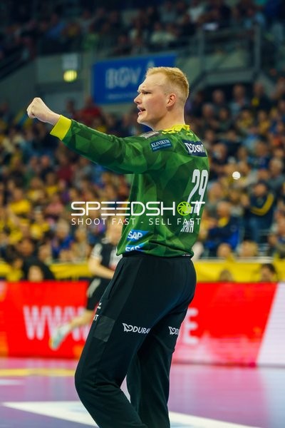 David Späth (29, Rhein Neckar Löwen) gestikuliert