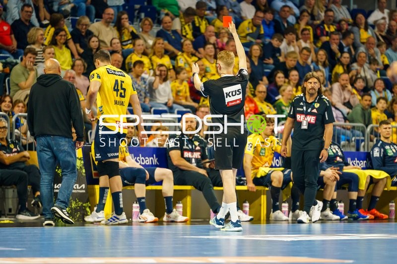 Rote Karte für Halil Jaganjac (45, Rhein Neckar Löwen)