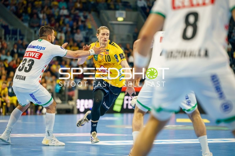 Juri Knorr (10, Rhein Neckar Löwen) am Ball unter Druck