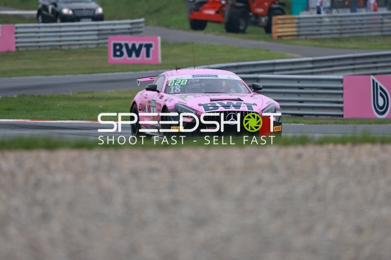 Rennwagen mit Nummer 18