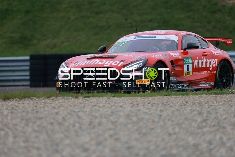 Rennwagen mit Nummer 8