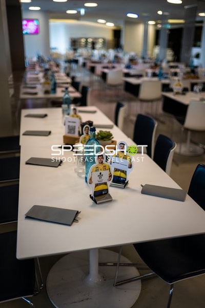 Aufsteller mit Sebastian Heymann (13, Rhein Neckar Löwen) und Jannik Kohlbacher (80, Rhein Neckar Löwen)