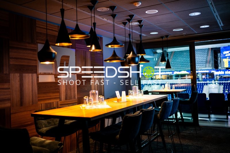 Innenraum mit Arena-Blick