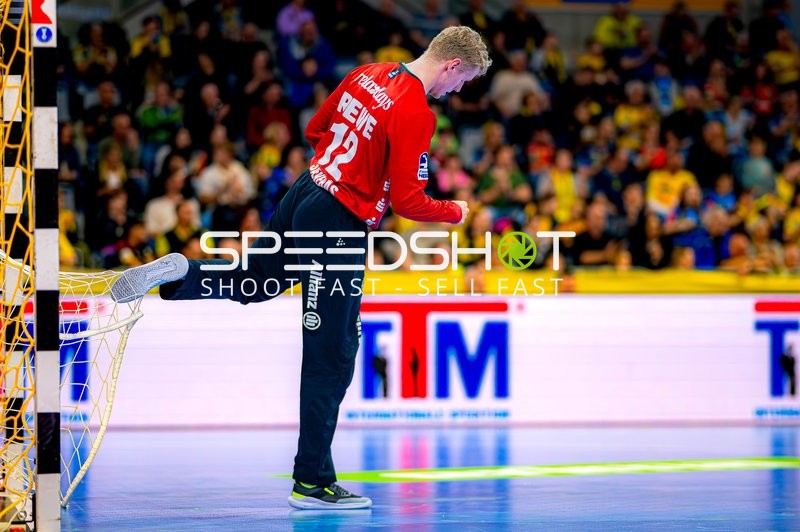 12, Rhein Neckar Löwen dehnt sich am Tor