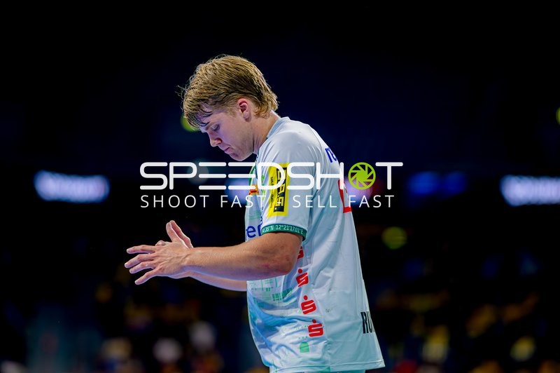 Spieler in weißem Trikot