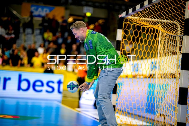 Mikael Appelgren (1, Rhein Neckar Löwen) fängt Ball