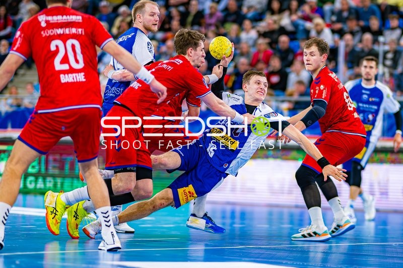 Simone Mengon (15, ThSV Eisenach) unter Druck