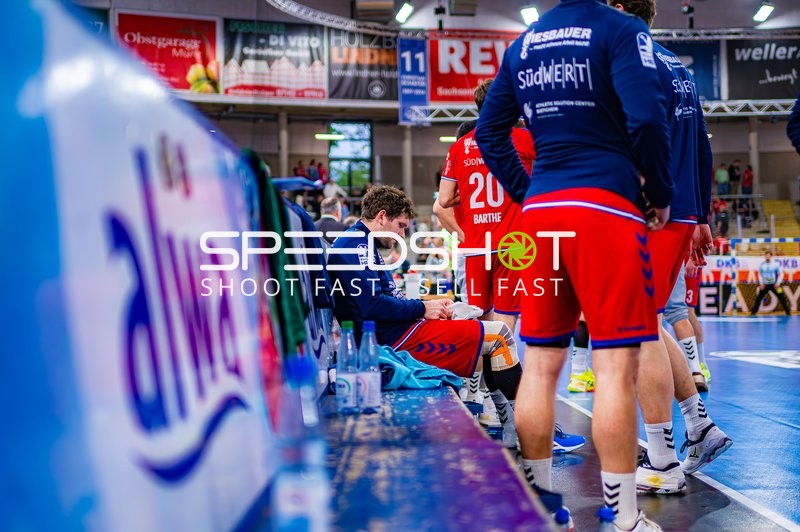 Spieler Paco Barthe (20, SG BBM Bietigheim) auf Bank