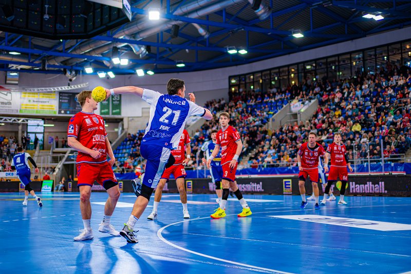 Moritz Ende (21, ThSV Eisenach) wirft aufs Tor