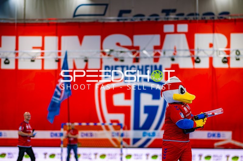 Maskottchen mit Fanartikel