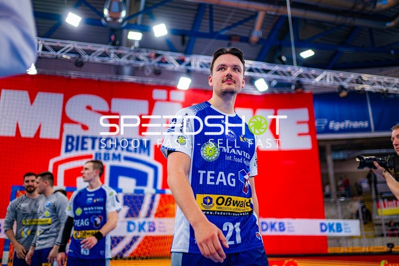 Moritz Ende (21, ThSV Eisenach) verlässt das Spielfeld