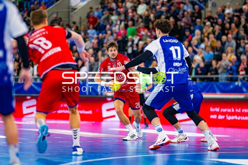 Paco Barthe (20, SG BBM Bietigheim) mit Ball