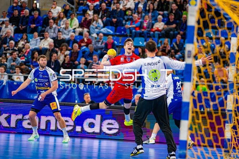 Nikola Vlahovic (3, SG BBM Bietigheim) wirft aufs Tor