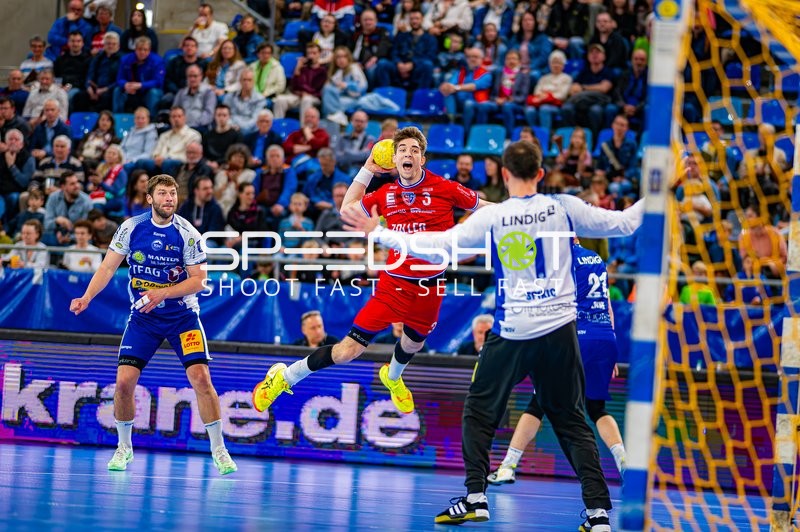 Nikola Vlahovic (3, SG BBM Bietigheim) wirft aufs Tor