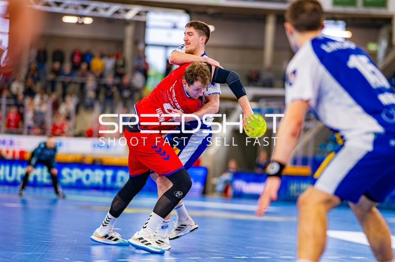 Maximilian Hejny (64, SG BBM Bietigheim) gehalten