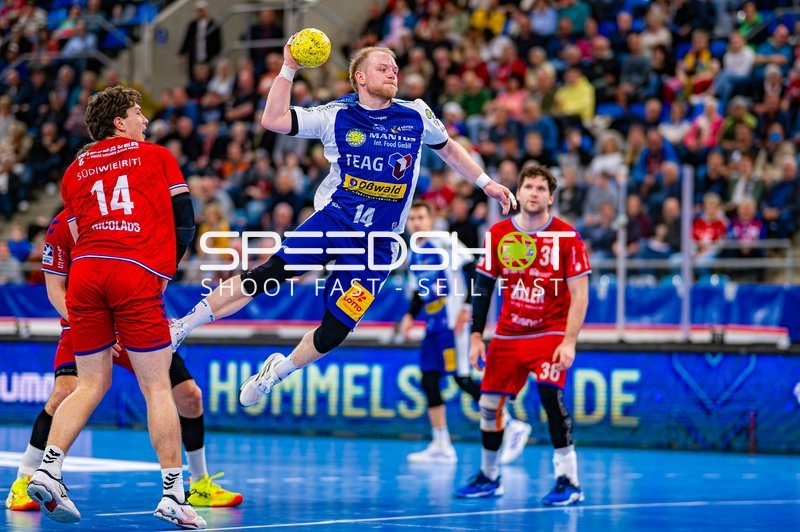 Peter Walz (14, ThSV Eisenach) wirft