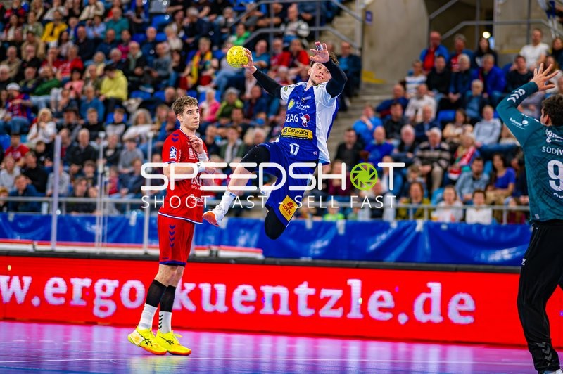 Marko Grgic (17, ThSV Eisenach) im Sprungwurf