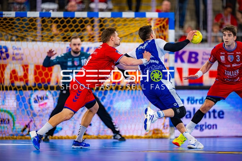 Nikola Vlahovic (3, SG BBM Bietigheim) verteidigt Angriff