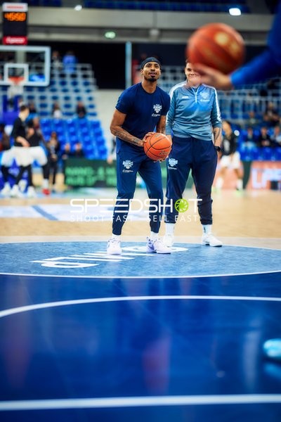 Wurfvorbereitung Michael Weathers (20, MLP Academics Heidelberg)