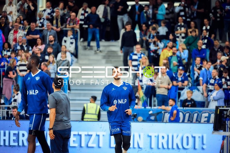 Paul Zipser (9, MLP Academics Heidelberg) läuft auf