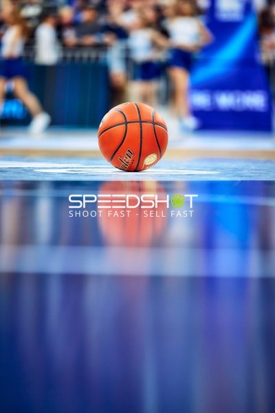 Basketball auf Spielfeld