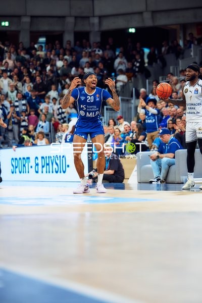 1 passt zu Michael Weathers (20, MLP Academics Heidelberg)