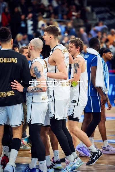 Basketball Löwen Braunschweig und MLP Academics Heidelberg zusammen