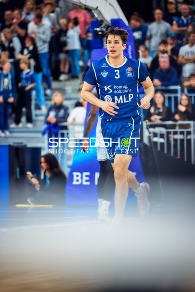 Andrew O’Brien (3, MLP Academics Heidelberg) läuft