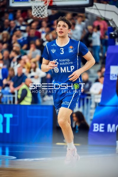 Andrew O’Brien (3, MLP Academics Heidelberg) läuft