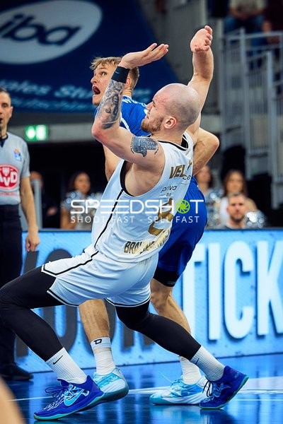 Foul von  an MLP Academics Heidelberg